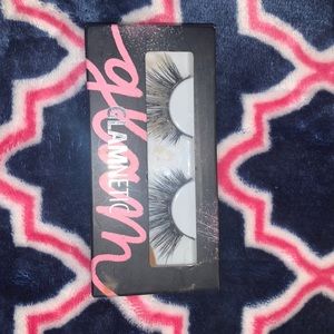 Magnetic lashes: Bella